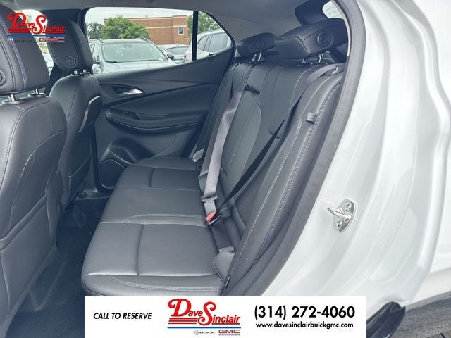 Buick Encore GX Vehicle Full-screen Gallery Image 21
