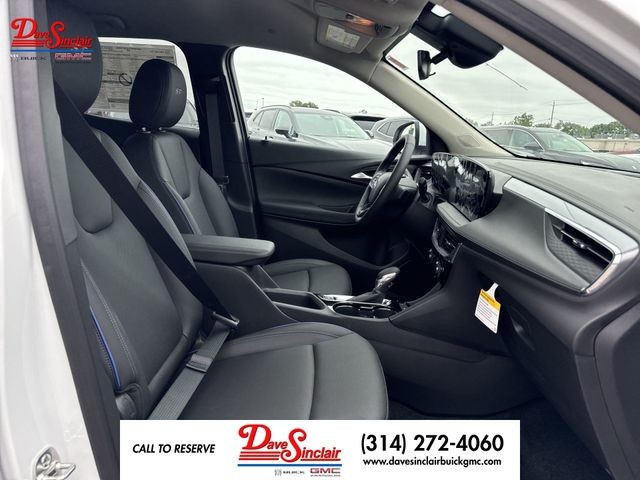 Buick Encore GX Vehicle Full-screen Gallery Image 23