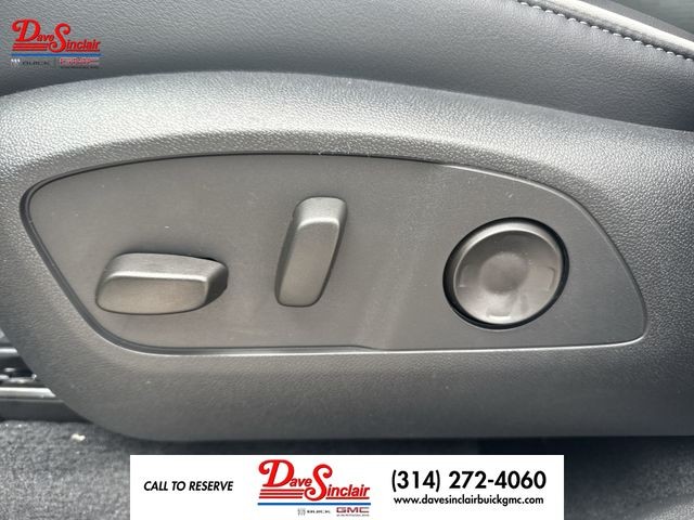 Buick Enclave Vehicle Full-screen Gallery Image 12