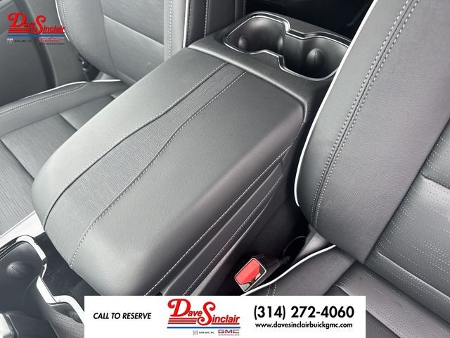 Buick Enclave Vehicle Full-screen Gallery Image 21