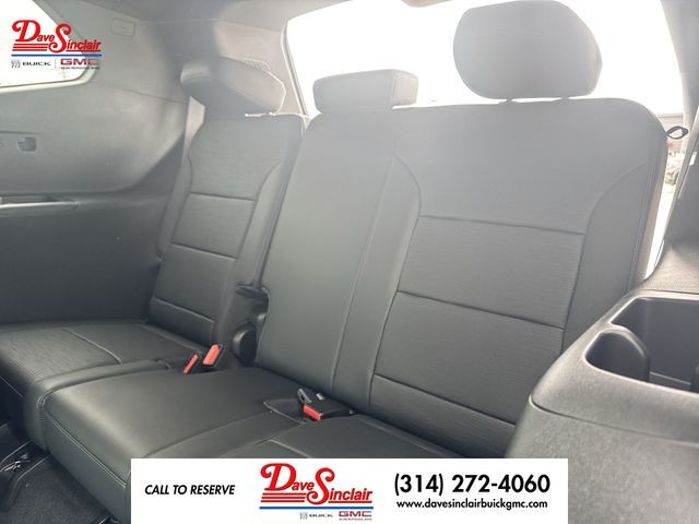 Buick Enclave Vehicle Full-screen Gallery Image 23