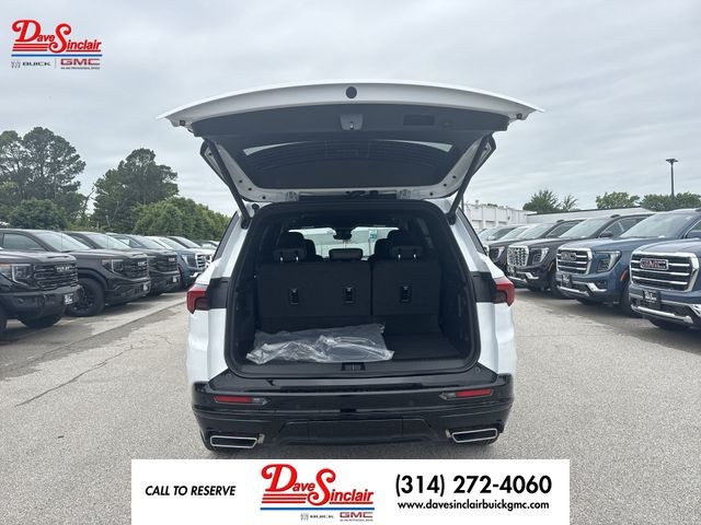 Buick Enclave Vehicle Full-screen Gallery Image 24