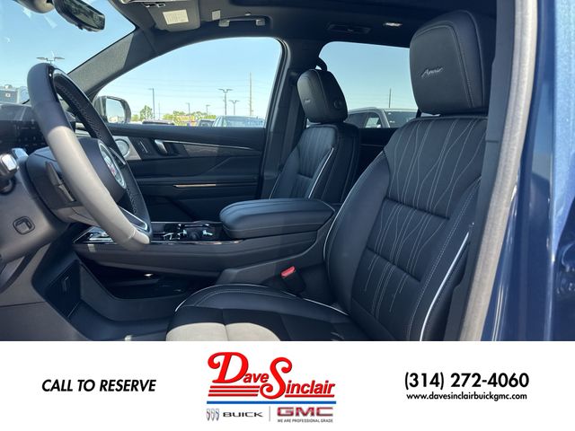 Buick Enclave Vehicle Full-screen Gallery Image 11