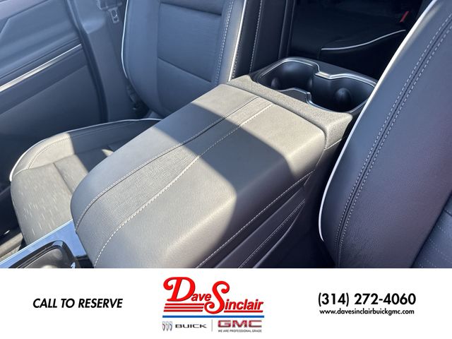 Buick Enclave Vehicle Full-screen Gallery Image 21