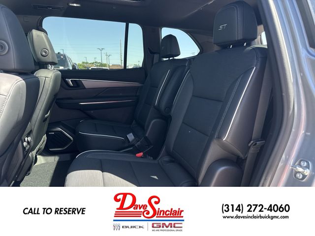 Buick Enclave Vehicle Full-screen Gallery Image 23