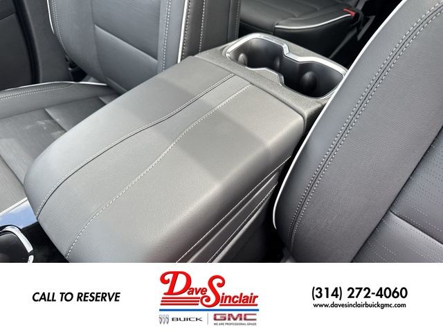 Buick Enclave Vehicle Full-screen Gallery Image 21