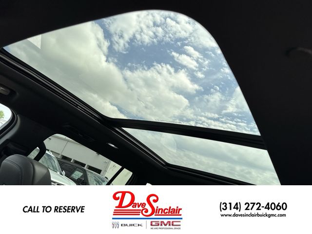 Buick Enclave Vehicle Full-screen Gallery Image 22