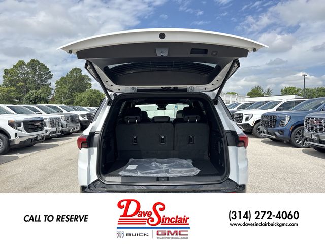 Buick Enclave Vehicle Full-screen Gallery Image 25
