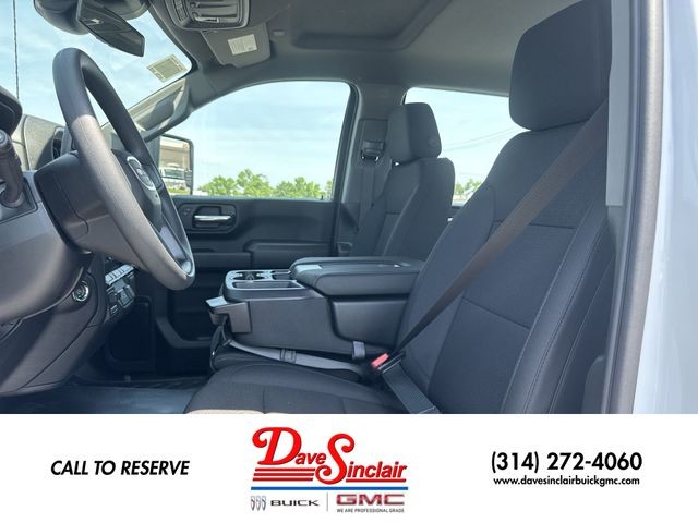 GMC Sierra 2500HD Vehicle Full-screen Gallery Image 11