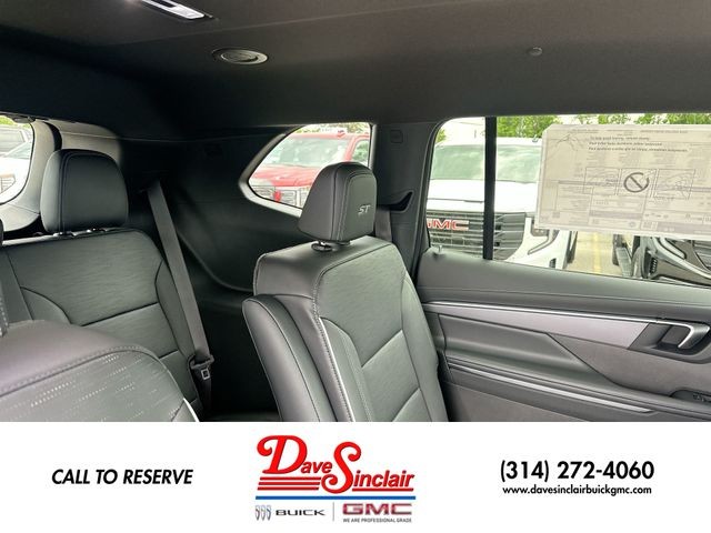 Buick Enclave Vehicle Full-screen Gallery Image 14