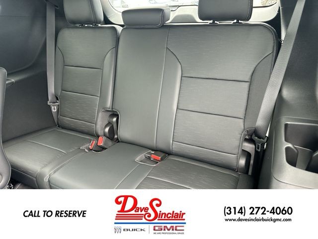 Buick Enclave Vehicle Full-screen Gallery Image 30