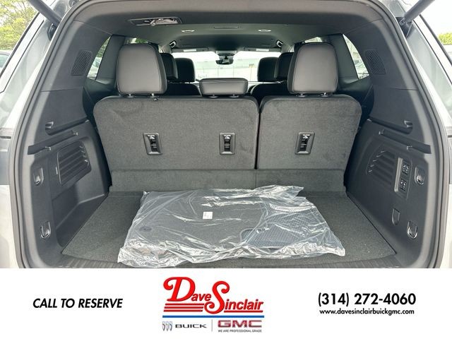 Buick Enclave Vehicle Full-screen Gallery Image 31