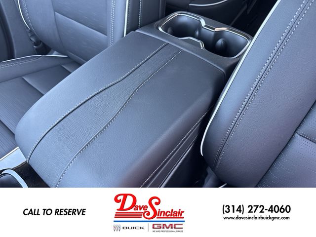 Buick Enclave Vehicle Full-screen Gallery Image 21