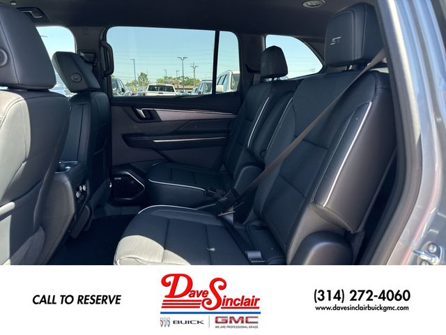 Buick Enclave Vehicle Full-screen Gallery Image 22