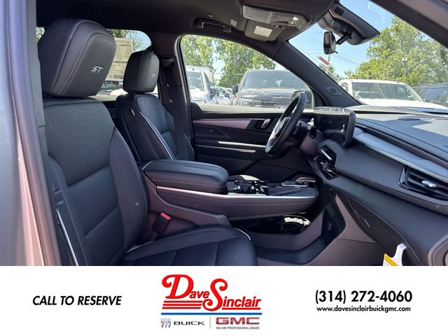 Buick Enclave Vehicle Full-screen Gallery Image 25