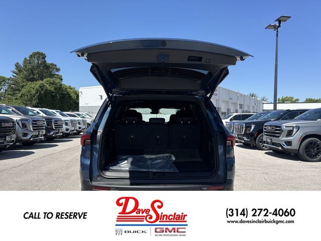 Buick Enclave Vehicle Full-screen Gallery Image 24