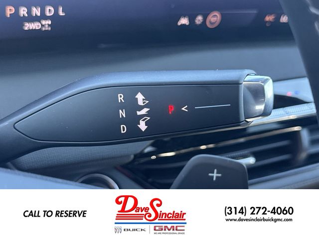 Buick Enclave Vehicle Full-screen Gallery Image 20