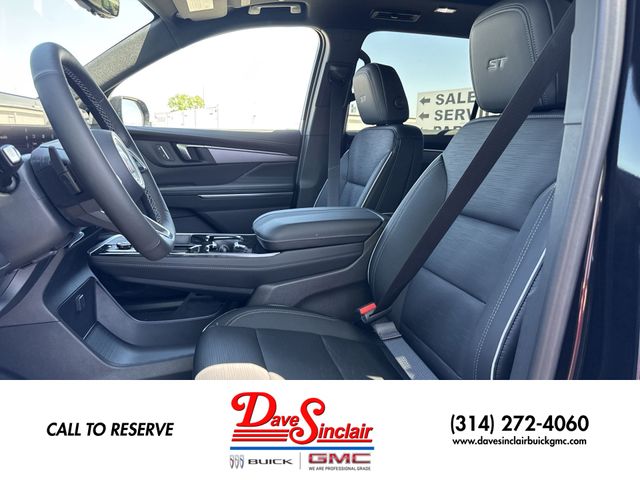 Buick Enclave Vehicle Full-screen Gallery Image 11