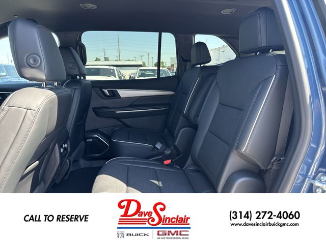 Buick Enclave Vehicle Full-screen Gallery Image 22