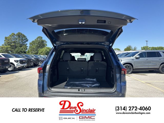 Buick Enclave Vehicle Full-screen Gallery Image 24
