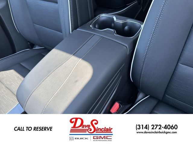 Buick Enclave Vehicle Full-screen Gallery Image 21