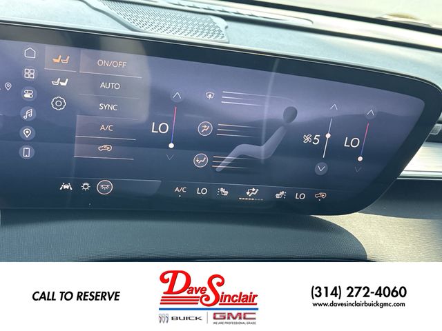 Buick Enclave Vehicle Full-screen Gallery Image 19