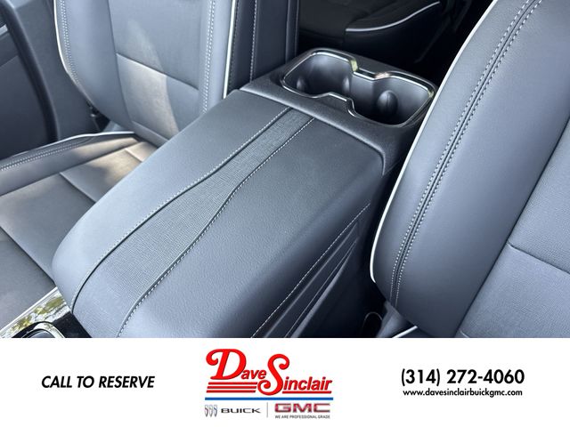Buick Enclave Vehicle Full-screen Gallery Image 21