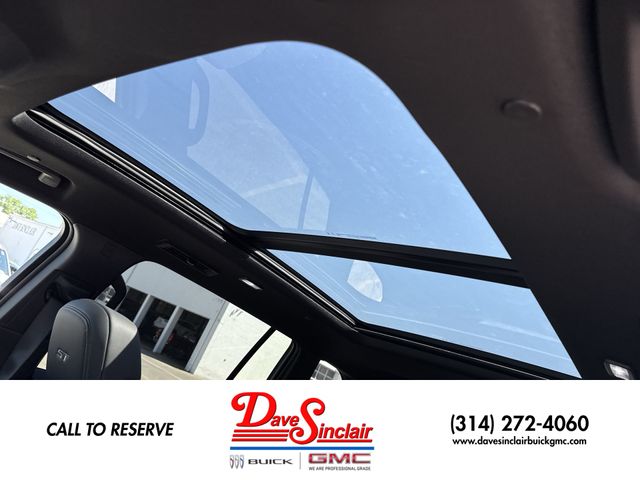 Buick Enclave Vehicle Full-screen Gallery Image 22