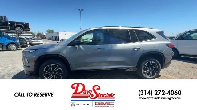 Buick Enclave Vehicle Full-screen Gallery Image 05