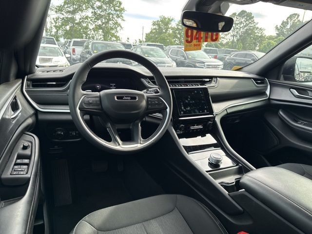 Jeep Grand Cherokee L Vehicle Full-screen Gallery Image 19