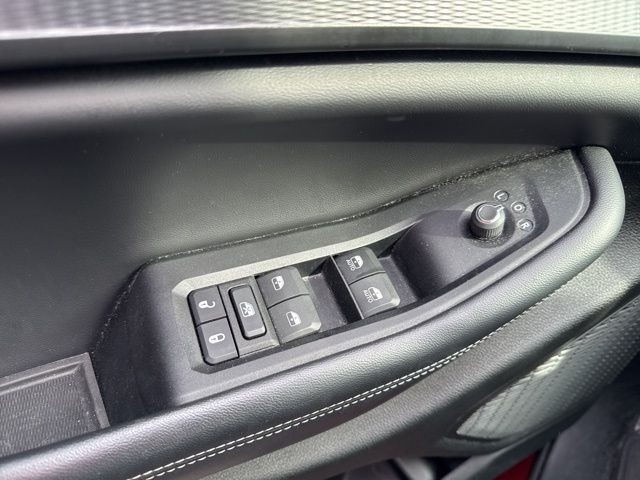 Jeep Grand Cherokee L Vehicle Full-screen Gallery Image 24