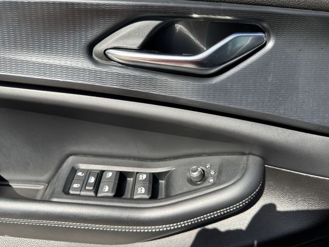 Jeep Grand Cherokee L Vehicle Full-screen Gallery Image 27