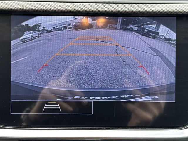 Buick Encore GX Vehicle Full-screen Gallery Image 18