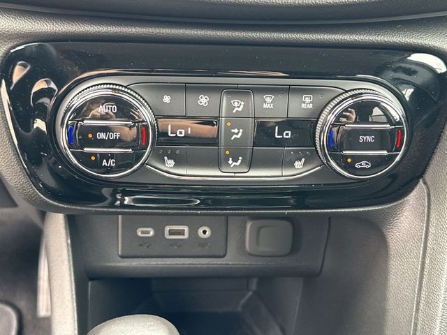 Buick Encore GX Vehicle Full-screen Gallery Image 21