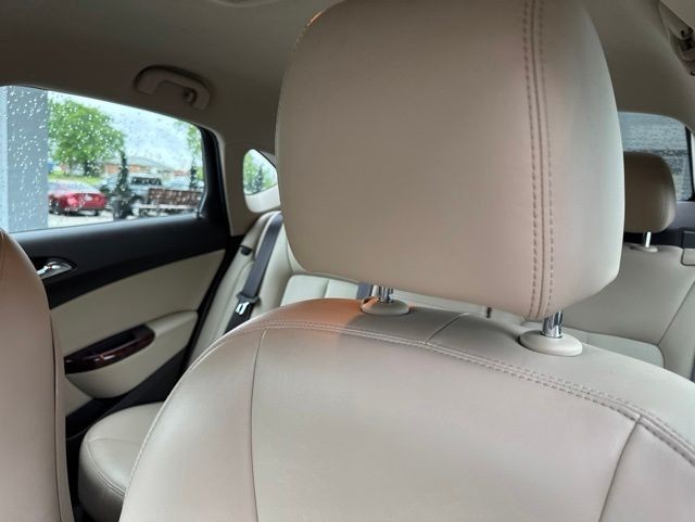Buick Verano Vehicle Full-screen Gallery Image 13