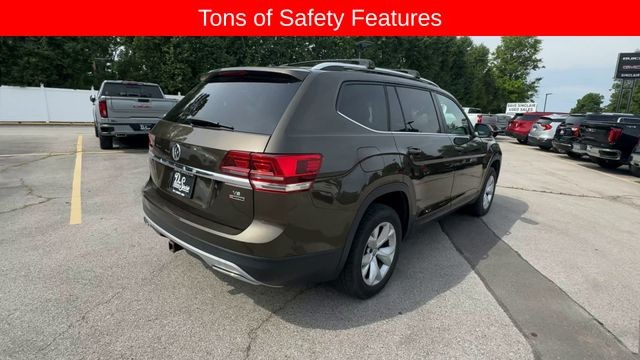Volkswagen Atlas Vehicle Full-screen Gallery Image 10