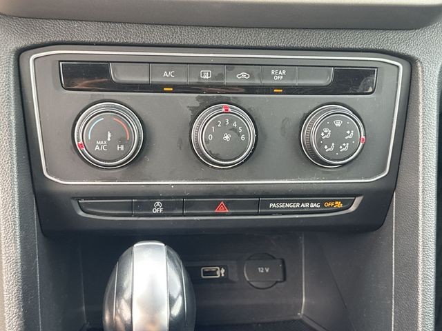 Volkswagen Atlas Vehicle Full-screen Gallery Image 21