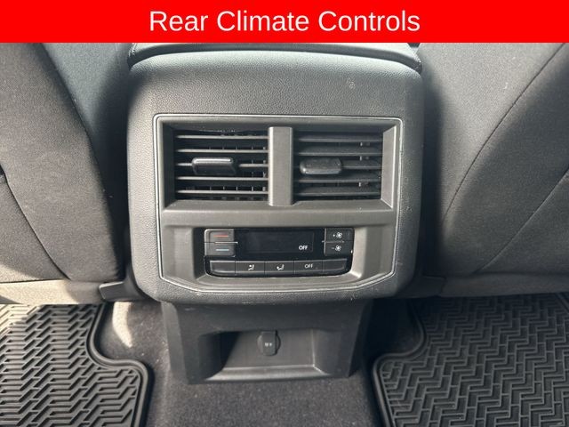 Volkswagen Atlas Vehicle Full-screen Gallery Image 24