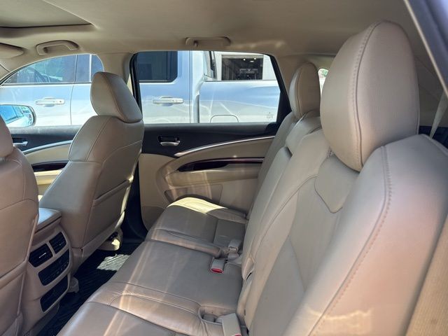 Acura MDX Vehicle Full-screen Gallery Image 06