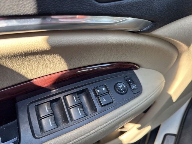 Acura MDX Vehicle Full-screen Gallery Image 10
