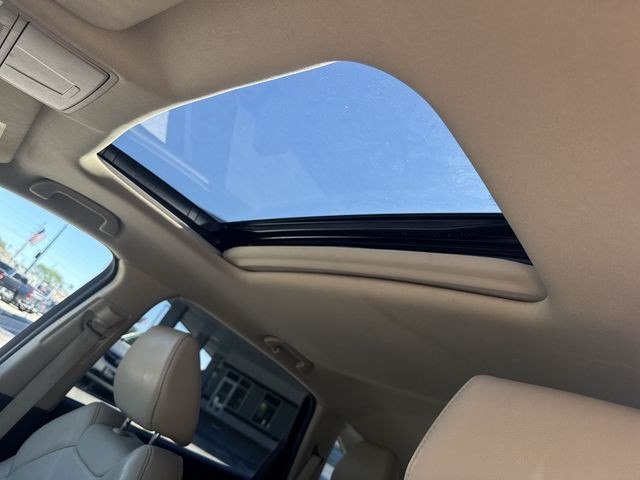 Acura MDX Vehicle Full-screen Gallery Image 19
