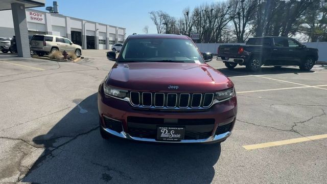 Jeep Grand Cherokee L Vehicle Full-screen Gallery Image 03