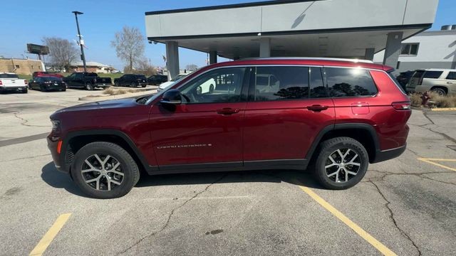 Jeep Grand Cherokee L Vehicle Full-screen Gallery Image 06