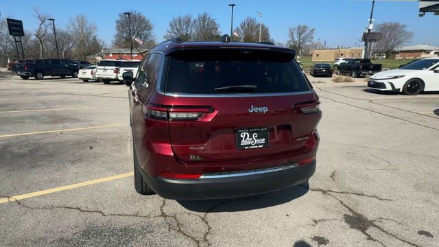 Jeep Grand Cherokee L Vehicle Full-screen Gallery Image 09