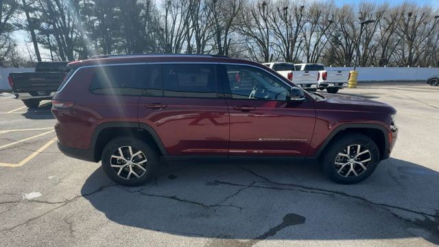 Jeep Grand Cherokee L Vehicle Full-screen Gallery Image 11