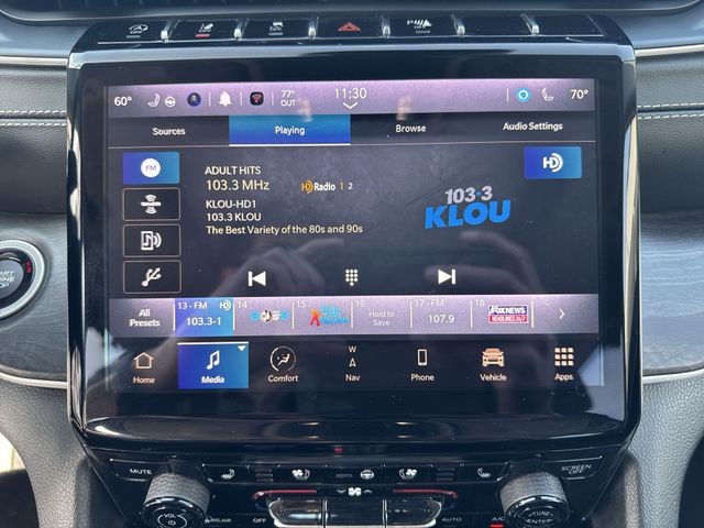 Jeep Grand Cherokee L Vehicle Full-screen Gallery Image 17