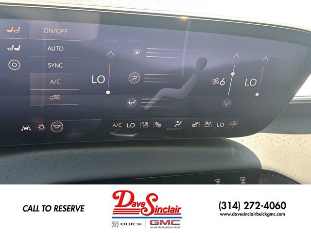 Buick Enclave Vehicle Full-screen Gallery Image 19