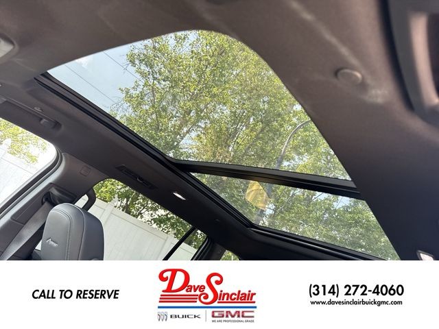 Buick Enclave Vehicle Full-screen Gallery Image 22