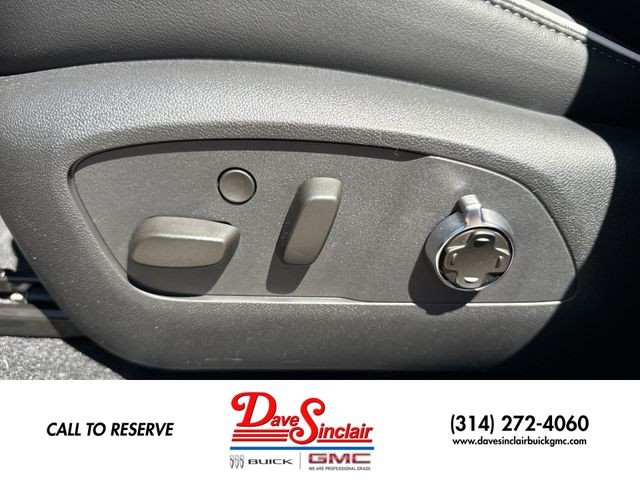 Buick Enclave Vehicle Full-screen Gallery Image 12