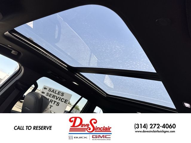Buick Enclave Vehicle Full-screen Gallery Image 22